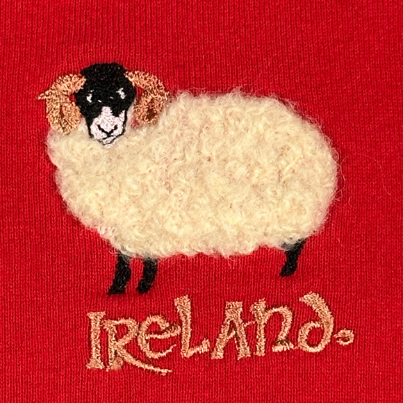 Vintage Ireland Sweater Adult MEDIUM Red Sweatshirt Sheep Celtic Creations 90s - Picture 4 of 7